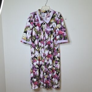 Vintage Floral Hydrangea Nightgown Sz LARGE MODELS COAT, house coat Dress